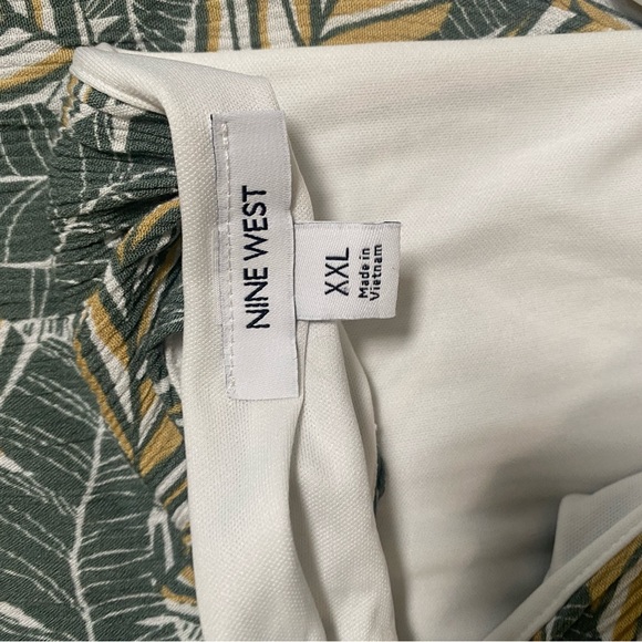 Nine West Tropical Floral Jumpsuit - Picture 4 of 4